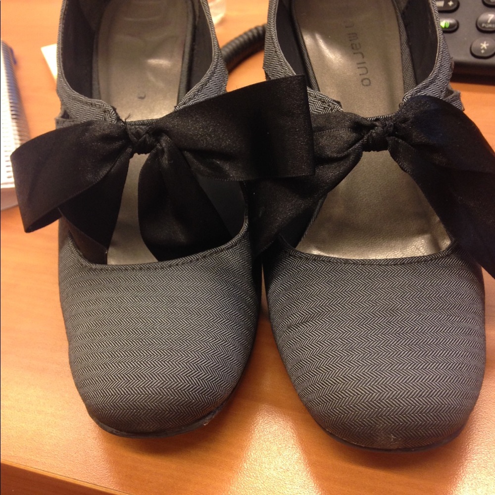 Gray heels with black bow